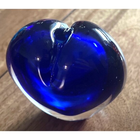 Vtg Dynasty Gallery Cobalt Blue Heart Art Glass Paperweight Or Bud Vase Hand-Blo - Picture 3 of 4